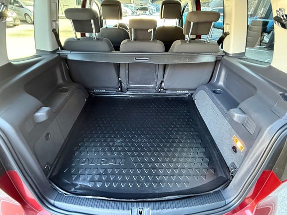 Volkswagen Touran 6 of 17