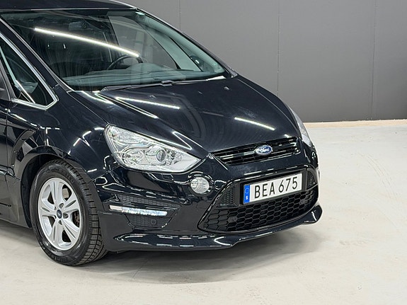 Ford S-MAX 3 of 5