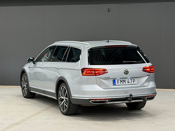 Volkswagen Passat Alltrack 4 of 5