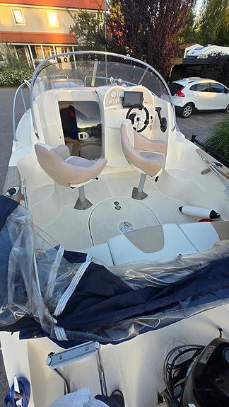 Quicksilver 540 active cabin cruiser 3 of 9
