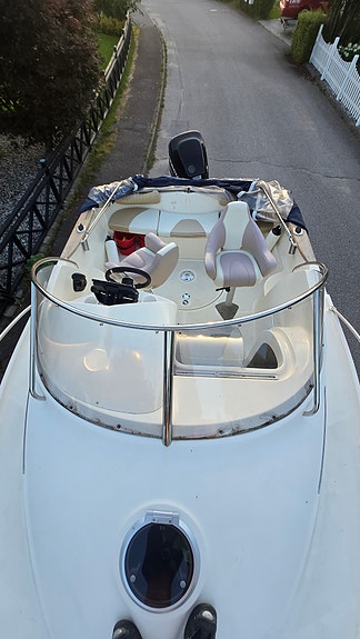 Quicksilver 540 active cabin cruiser 4 of 9