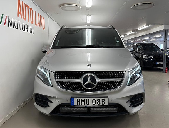 Mercedes-Benz V300 d 2 of 5