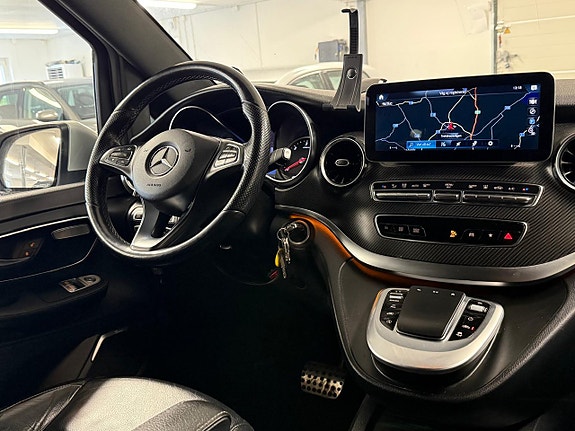 Mercedes-Benz V300 d 17 of 27