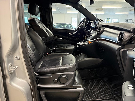 Mercedes-Benz V300 d 15 of 27