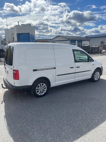 Volkswagen e-Caddy Maxi 2 of 5