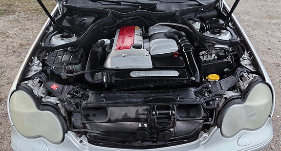 Mercedes-Benz C200 5 of 10