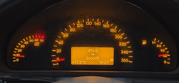 Mercedes-Benz C200 10 of 10