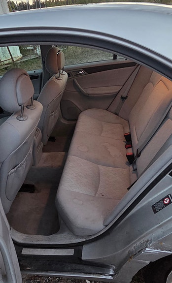 Mercedes-Benz C200 7 of 10