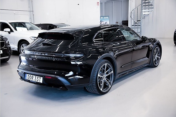 Porsche Taycan 6 of 14