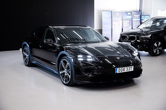 Porsche Taycan 6 of 15