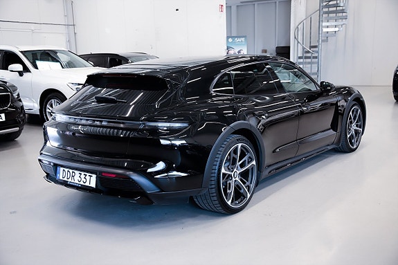 Porsche Taycan 7 of 15