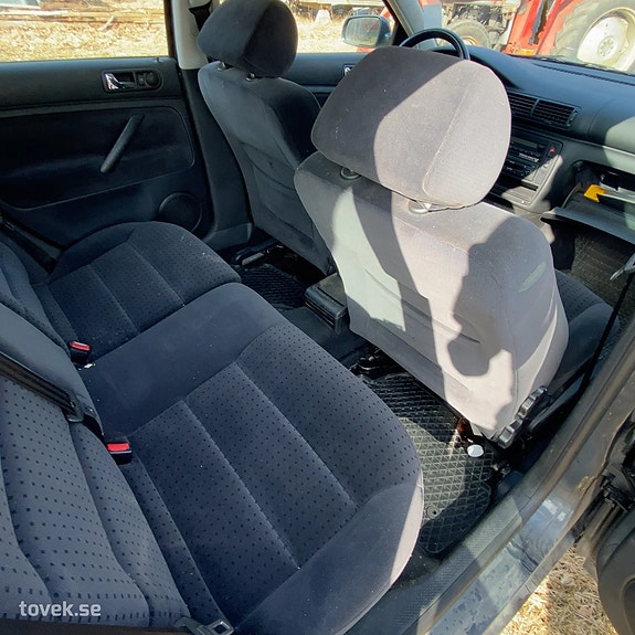 Volkswagen Passat 26 of 30