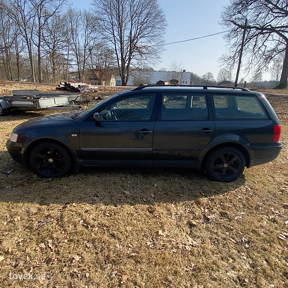 Volkswagen Passat 10 of 30