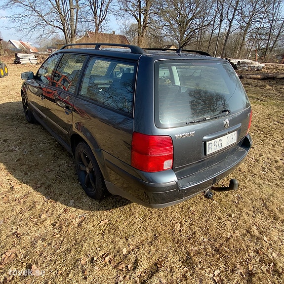 Volkswagen Passat 11 of 30