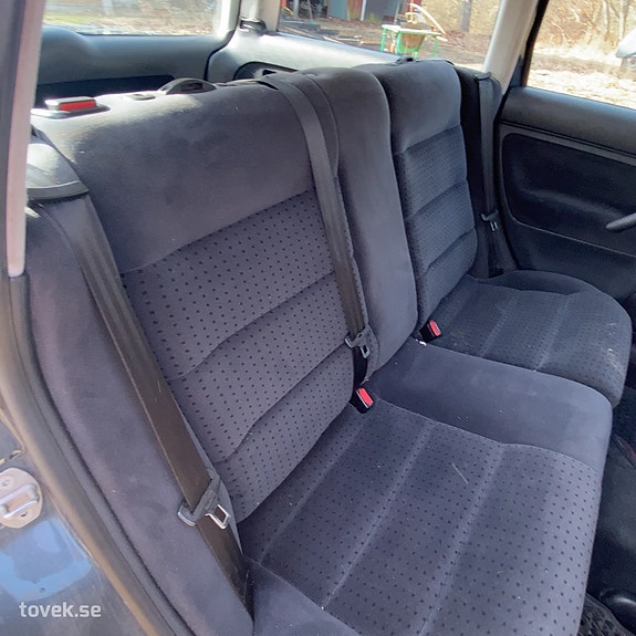 Volkswagen Passat 18 of 30