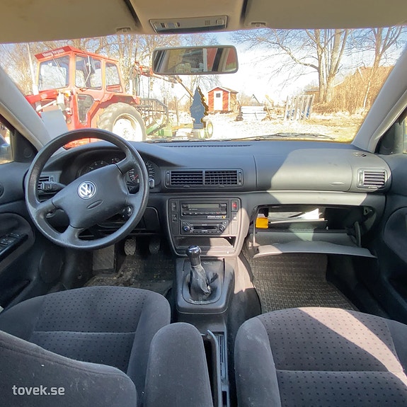 Volkswagen Passat 28 of 30
