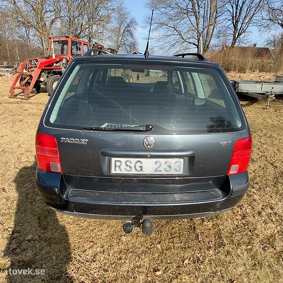 Volkswagen Passat 13 of 30