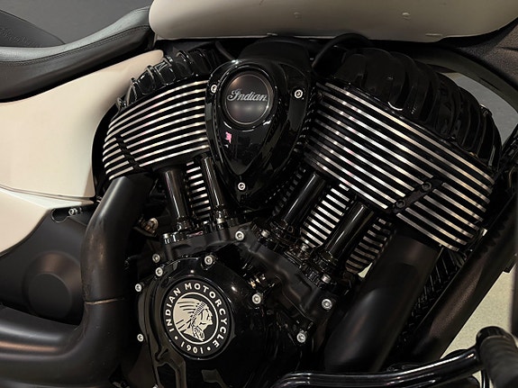 Indian Chieftain Dark Horse Thunder Stroke 111 V-Twin 10 of 22