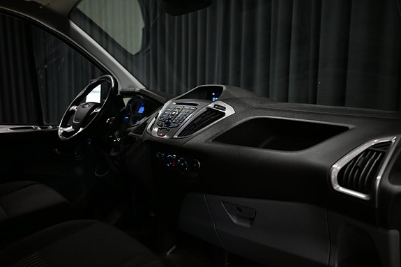 Ford Transit 21 of 23