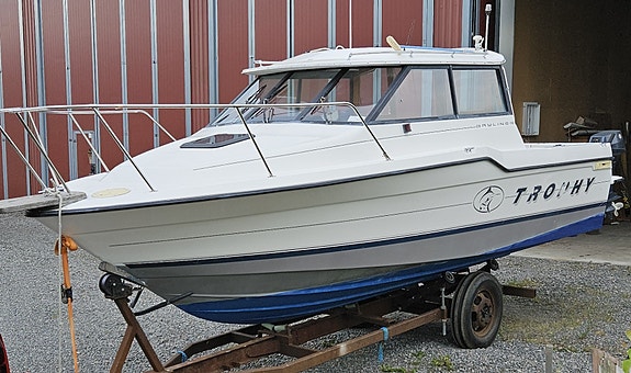 Bayliner Trophy Offshore 2359 2 of 5