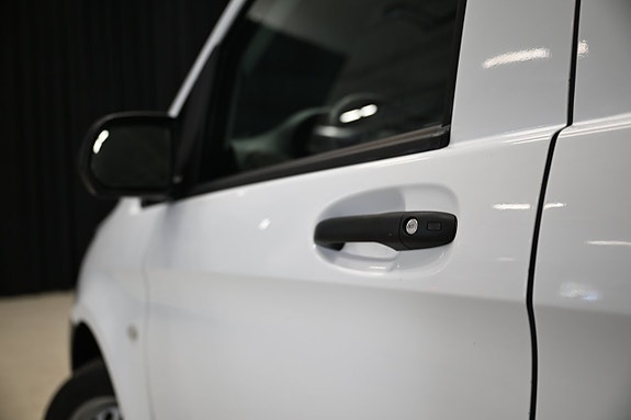 Mercedes-Benz Vito 108 20 of 30
