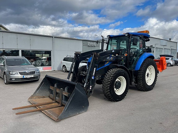New Holland TD 5.85 2016 Frontlastare Traktor En ägare