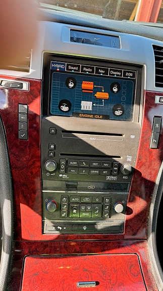 Cadillac Escalade 7 of 17
