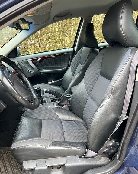 Volvo V70 5 of 8