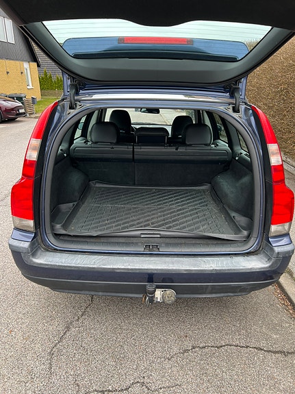 Volvo V70 7 of 8