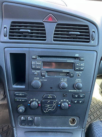 Volvo V70 8 of 8