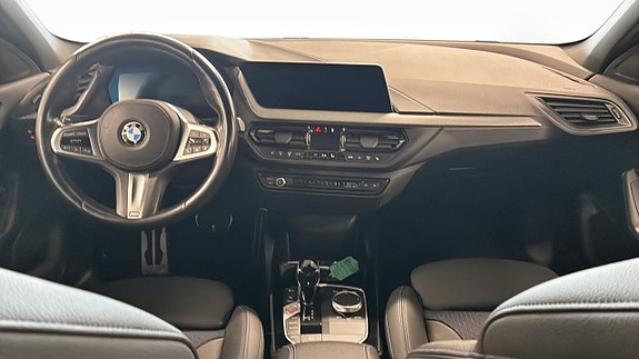 BMW 118i 4 of 5