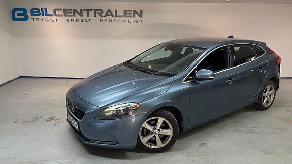 Volvo V40 2 of 20
