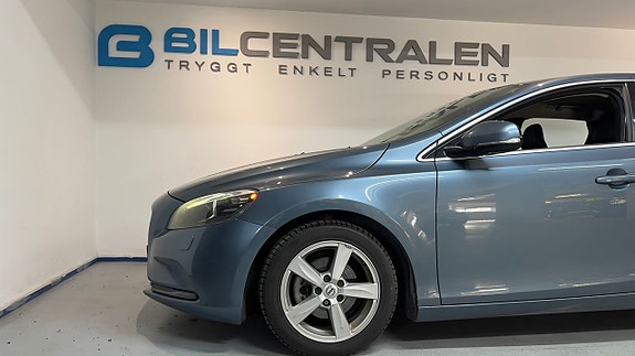 Volvo V40 9 of 20