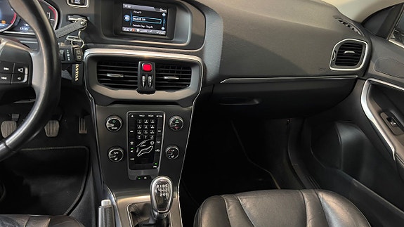Volvo V40 13 of 20