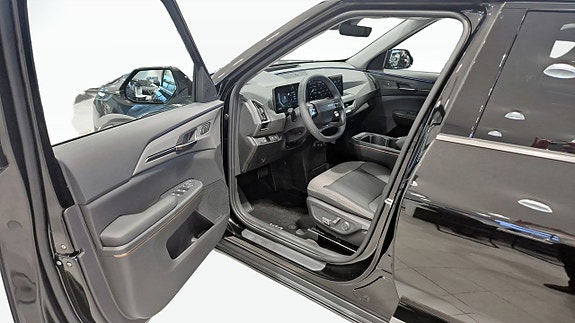 Kia EV5 8 of 12