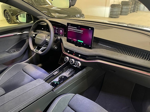 Skoda Superb 11 of 15