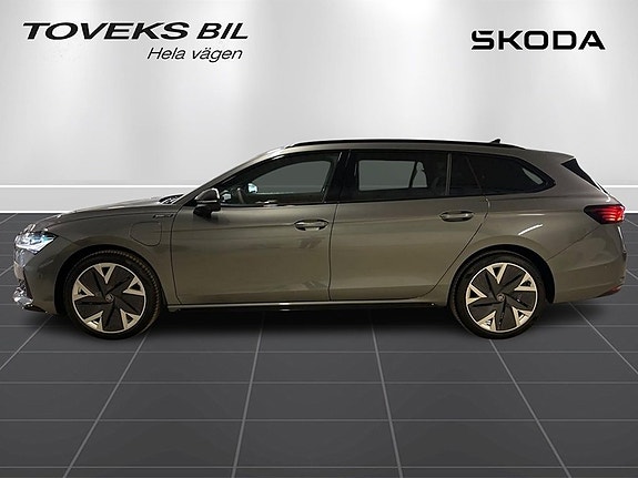 Skoda Superb 4 of 15