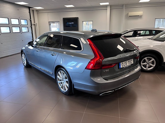 Volvo V90 3 of 5