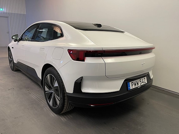 Polestar 4 3 of 17