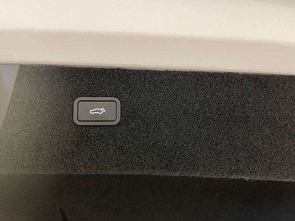 Polestar 4 10 of 17