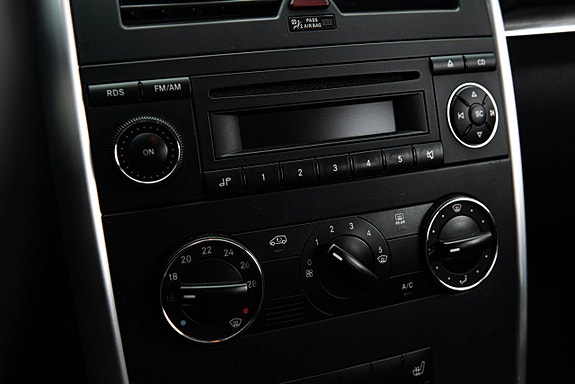 Mercedes-Benz B200 20 of 25