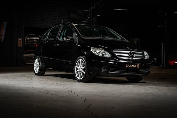Mercedes-Benz B200 7 of 25