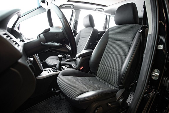Mercedes-Benz B200 13 of 25