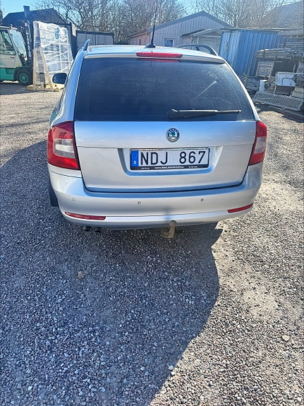 Skoda Octavia 3 of 5