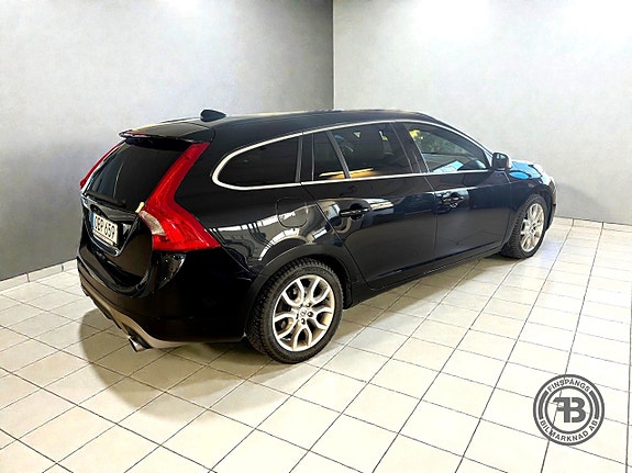 Volvo V60 3 of 5