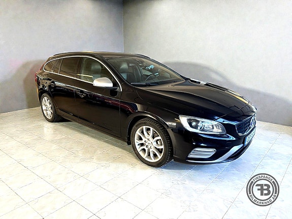 Volvo V60 2 of 5