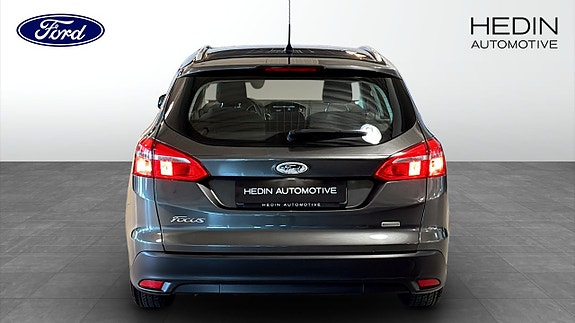 Ford Focus 7 of 12