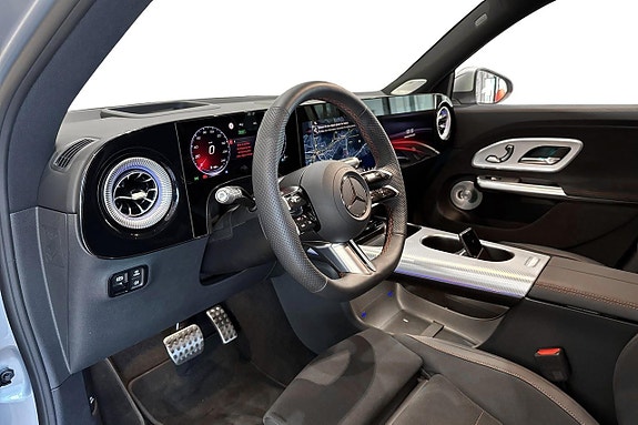 Mercedes-Benz GLB250+ 6 of 13
