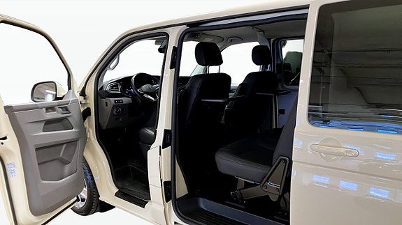 Volkswagen Transporter 10 of 15