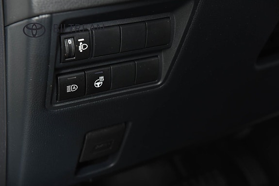 Toyota Yaris 11 of 18
